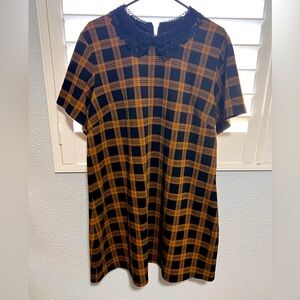 EUC City Chic Size 18 Black & Old Gold Dress with Black Lace Collar